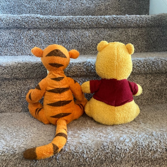 Disney Winnie the Pooh and Tigger So Cuddly 10 Inch Plush Duo - Picture 2 of 8